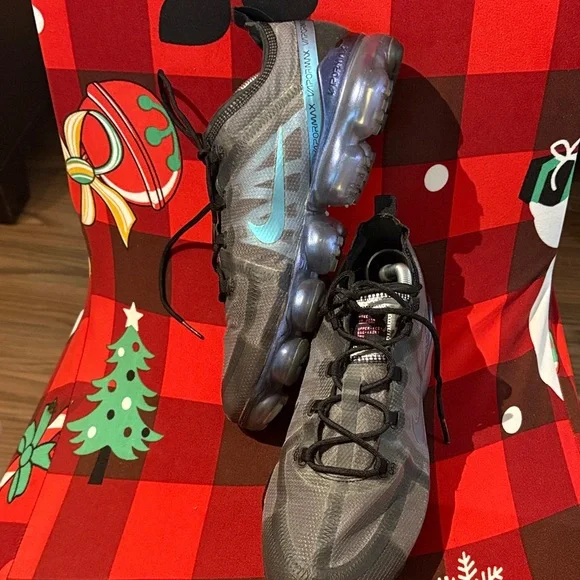 Nike Air Vapormax 2019 Throwback Future Shoes Women's Size 10.5 Gray Black Laser - Picture 3 of 8